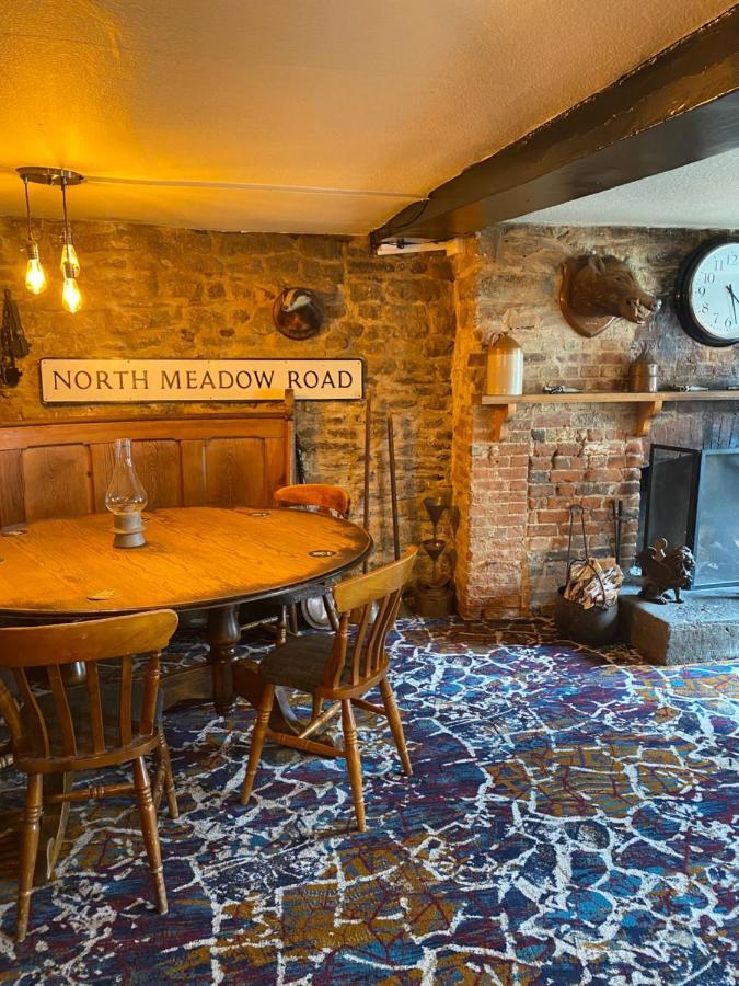 The Red Lion Hotel Cricklade Exterior foto